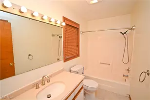 583 Wyndclift Cir, Austintown, OH 44515 - Photo 24