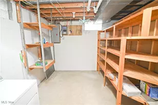 583 Wyndclift Cir, Austintown, OH 44515 - Photo 40