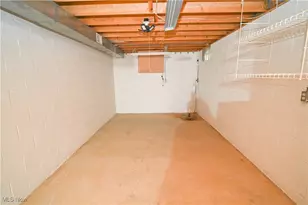 583 Wyndclift Cir, Austintown, OH 44515 - Photo 38