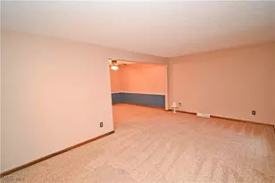 583 Wyndclift Cir, Austintown, OH 44515 - Photo 6