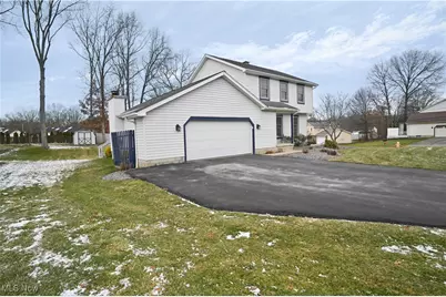 583 Wyndclift Circle, Austintown, OH 44515 - Photo 2