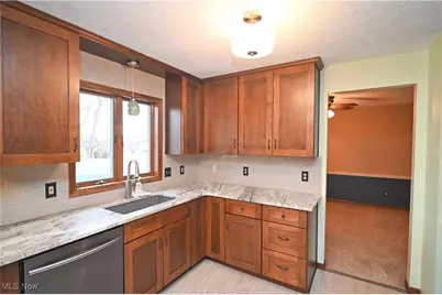 583 Wyndclift Circle, Austintown, OH 44515 - Photo 12