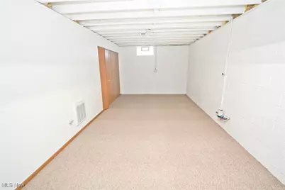 583 Wyndclift Circle, Austintown, OH 44515 - Photo 36