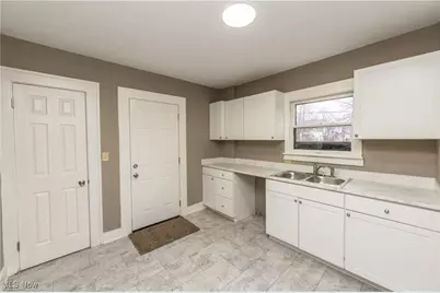 985 Bloomfield Avenue, Akron, OH 44302 - Photo 12