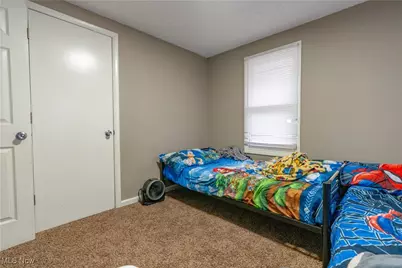 985 Bloomfield Avenue, Akron, OH 44302 - Photo 18