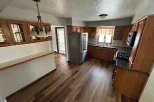 38870 Courtland Dr, Willoughby, OH 44094 - Photo 6