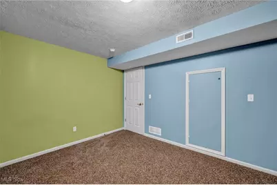 9642 Sunray Drive, Olmsted Twp, OH 44138 - Photo 28
