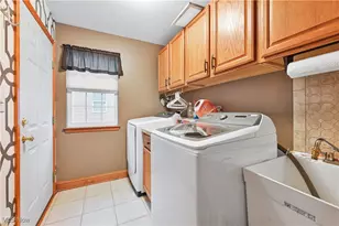 701 Shadow Creek Trail, Amherst, OH 44001 - Photo 20
