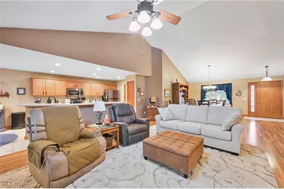 701 Shadow Creek Trail, Amherst, OH 44001 - Photo 10