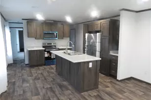 2663 Lake Breeze Dr, Madison, OH 44057 - Photo 2