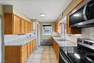 162 Perry Dr NW, Canton, OH 44708 - Photo 10