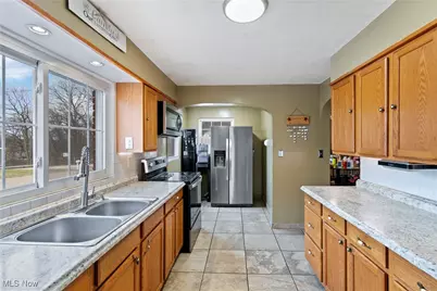 162 Perry Drive NW, Canton, OH 44708 - Photo 12