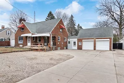 162 Perry Drive NW, Canton, OH 44708 - Photo 2