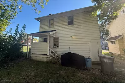 178 E Ravenwood Avenue, Youngstown, OH 44507 - Photo 2