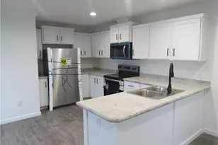 2659 Lake Breeze Dr, Madison, OH 44057 - Photo 2
