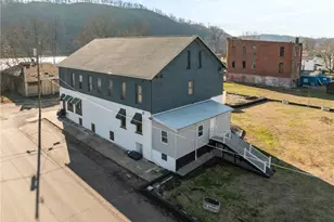 121 1st St, Powhatan Point, OH 43942 - Photo 4