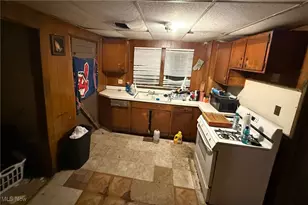 3419 Hillman St, Youngstown, OH 44507 - Photo 4