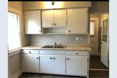 7901 Dorver Avenue, Loveland, OH 44105 - Photo 8