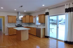 35160 Spatterdock Ln, Solon, OH 44139 - Photo 2