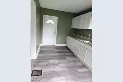 2438 Indiana Way NE, Canton, OH 44705 - Photo 12