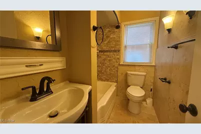 4643 E 90th Street, Garfield Heights, OH 44125 - Photo 4
