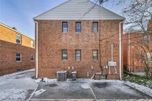 420 E 222nd St, Euclid, OH 44123 - Photo 4