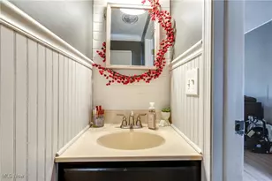 1266 Dayton St, Akron, OH 44310 - Photo 18