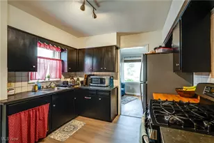 1266 Dayton St, Akron, OH 44310 - Photo 10