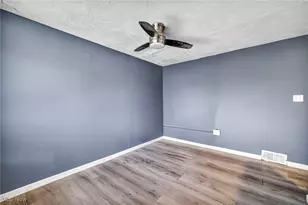 422 E 222nd St, Euclid, OH 44123 - Photo 22