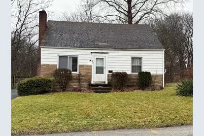 95 E Earle Avenue, Youngstown, OH 44507 - Photo 2