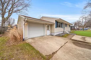 1010 Brown Dr, Ashtabula, OH 44004 - Photo 2