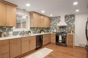 24270 Hermitage Rd, Huber Heights, OH 44122 - Photo 12