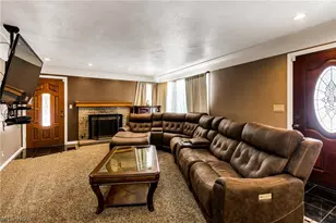 240 Warner Rd, Hubbard, OH 44425 - Photo 6