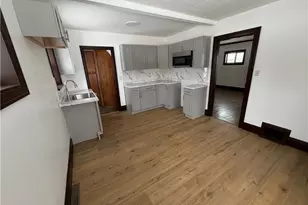 194 E Baird Ave, Barberton, OH 44203 - Photo 2