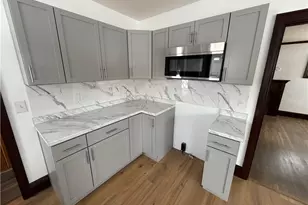 194 E Baird Ave, Barberton, OH 44203 - Photo 4