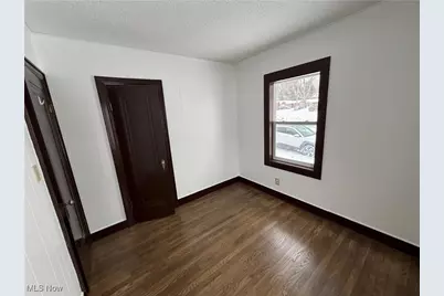 194 E Baird Avenue, Barberton, OH 44203 - Photo 10