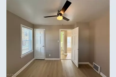 17404 Throckley Avenue, Loveland, OH 44128 - Photo 32