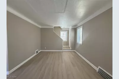 17404 Throckley Avenue, Loveland, OH 44128 - Photo 4