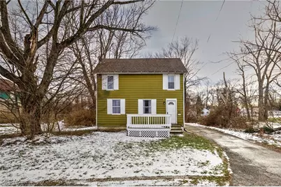 1024 W 54th Street, Ashtabula, OH 44004 - Photo 1