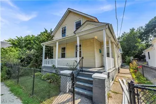 1939 W 54th St, Loveland, OH 44102 - Photo 2