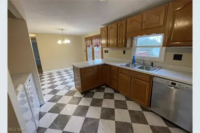 8608 Goddard Craft Lane, Cambridge, OH 43725 - Photo 4
