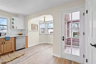 890 E 250th St, Euclid, OH 44132 - Photo 14