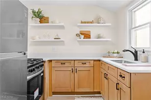 890 E 250th St, Euclid, OH 44132 - Photo 32