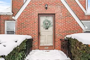 890 E 250th St, Euclid, OH 44132 - Photo 4