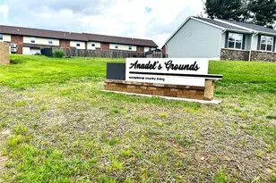 201 Burton Dr, Cadiz, OH 43907 - Photo 2