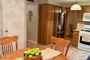 4751 Ruby Ln, Brunswick Hills, OH 44212 - Photo 6