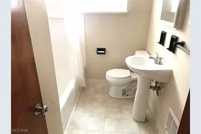 2809 Sunset Boulevard #3, Steubenville, OH 43952 - Photo 4