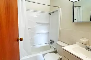 405 Colonial Dr, Steubenville, OH 43952 - Photo 12