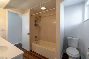 8671 Ashwood Dr, Strongsville, OH 44149 - Photo 16