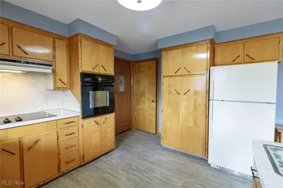 302 S Reeves Avenue, Dover, OH 44622 - Photo 8